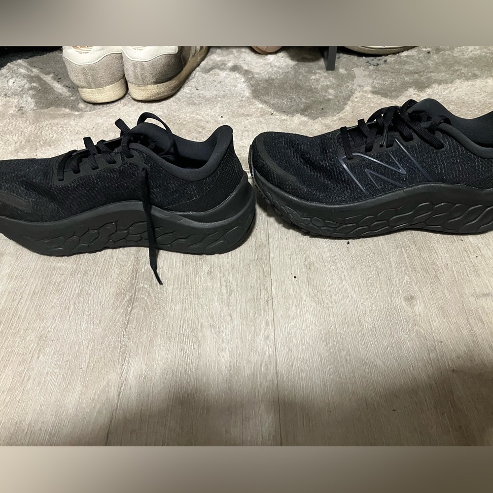 new balance fresh foam non slip shoes. size 8.5 women.